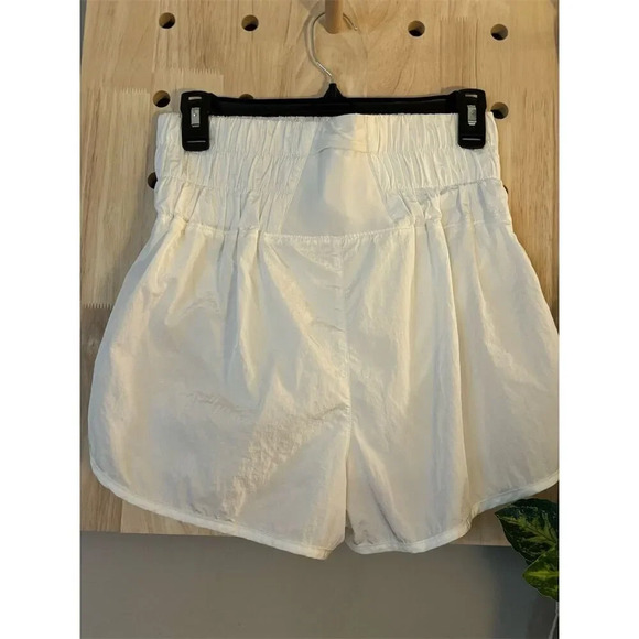 Free People Movement Women's White Athletic Shorts Size M Activewear - Picture 5 of 5